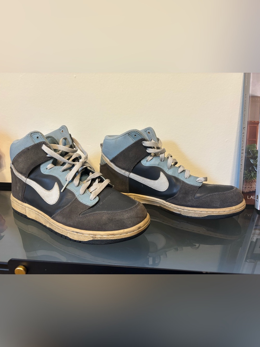 Nike Men’s High-Top Sneakers in Black and Light Blue